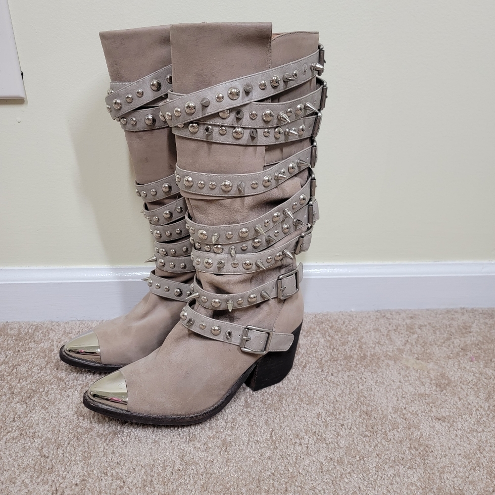 Jeffrey Campbell Kravitz boots in tan studded buckled heeled size 7 - Picture 4 of 10